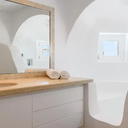 With Traditional Cycladic Charm * Psarou (Mykonos)