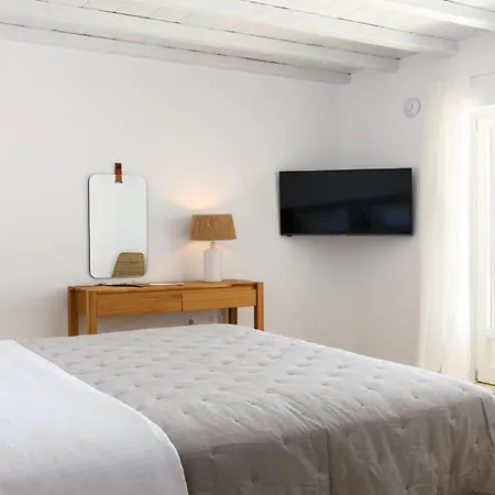 With Traditional Cycladic Charm Apartment Psarou (Mykonos)