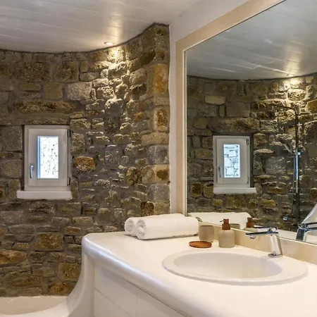 With Traditional Cycladic Charm Apartment Psarou (Mykonos)